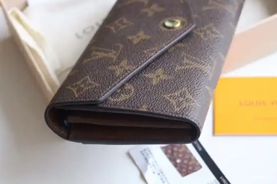 SARAH WALLET LOUIS VUITTON 0529